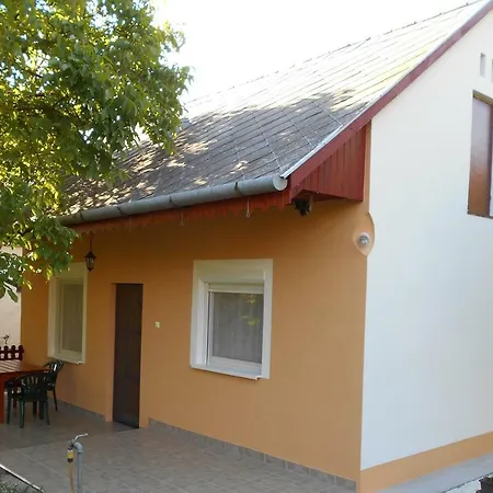 Zsuzsi Apartamento Zalakaros